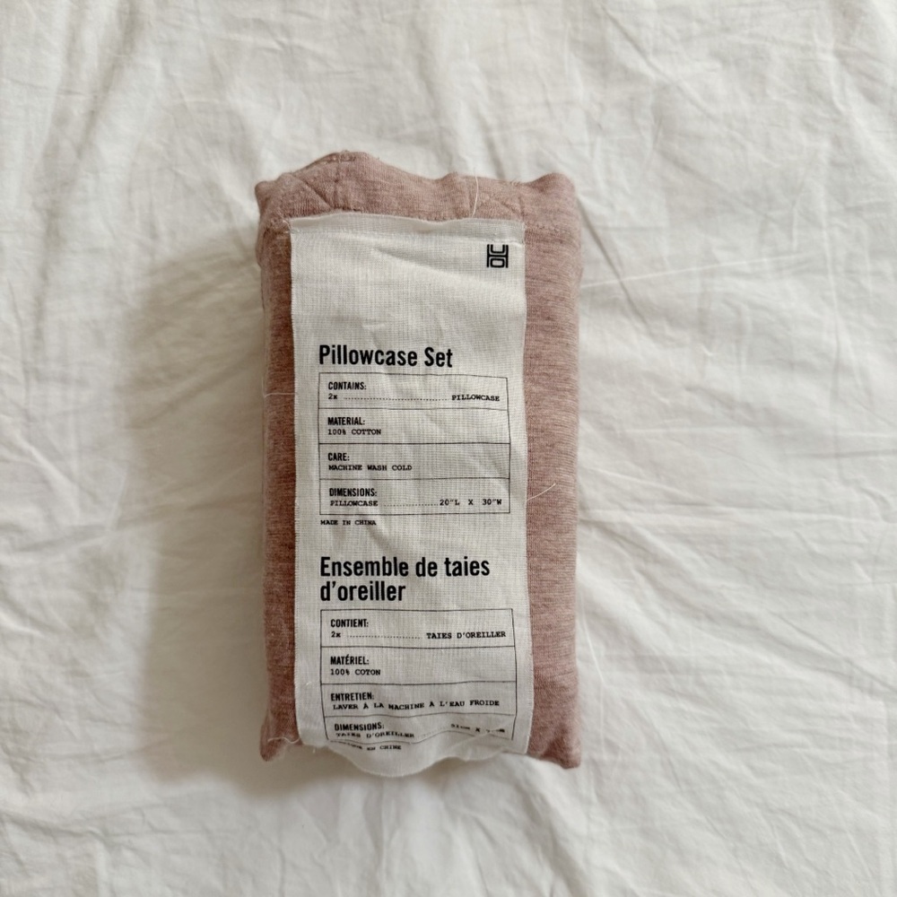 UO T-Shirt Jersey Pillowcase
Set
